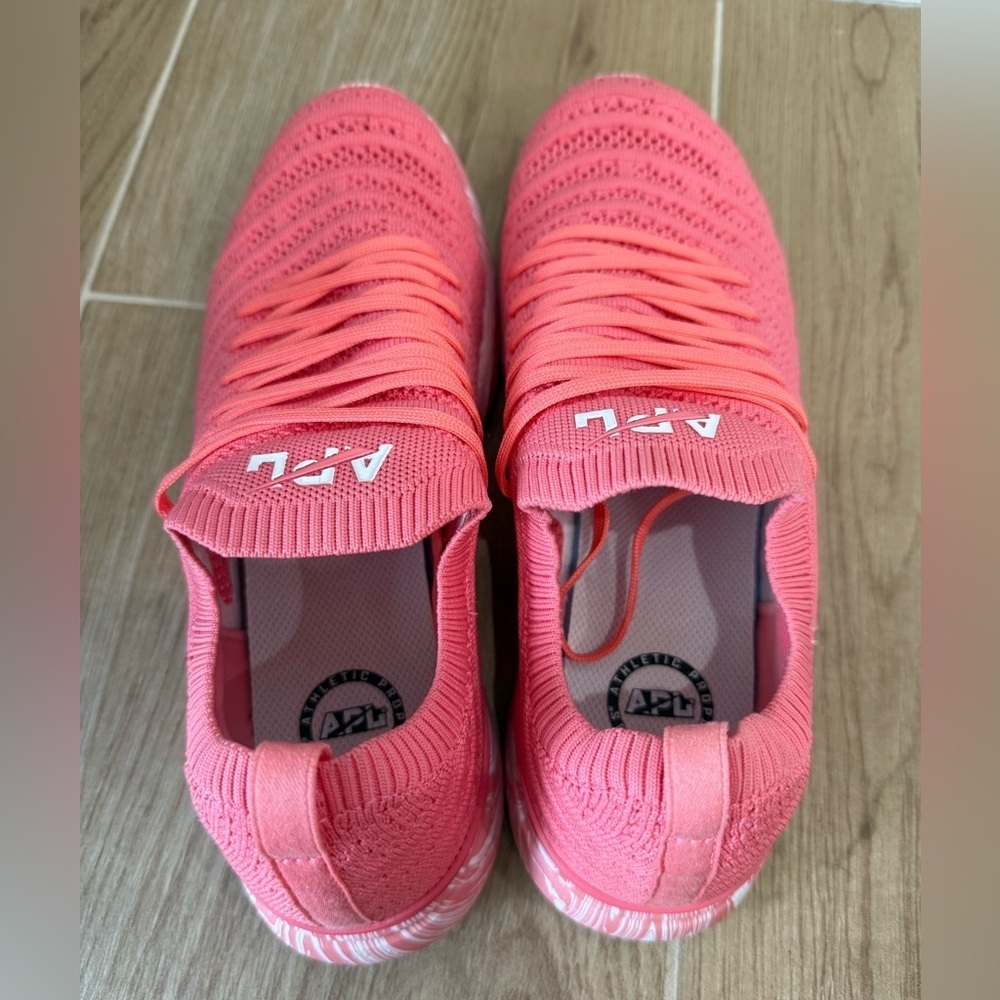 NWOT APL Women’s Techloom Wave Sneakers in Fire Coral/ Marble - Picture 5 of 7